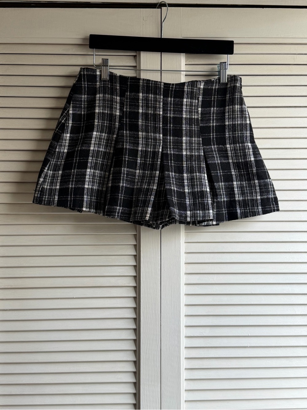 Fashion Nova Black & White Plaid Pleated Skort